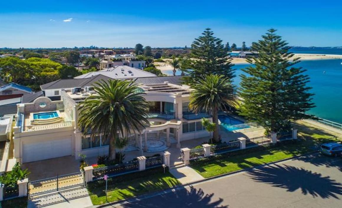 Waterfront Sandringham house, Palazzo, listed for sale